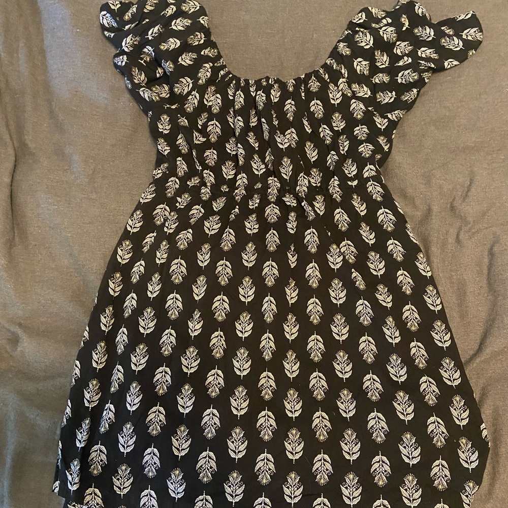 Puff sleeve, open back tie dress. Old navy.